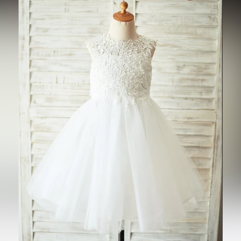 Princessly Ivory Lace Tulle Keyhole Back Wedding Flower Girl Dress